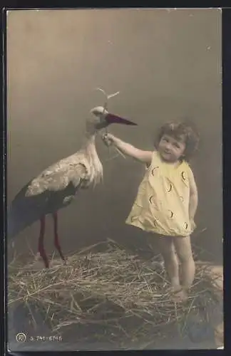 AK kleines Mädchen mit Storch