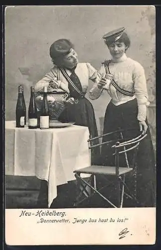 AK Neu-Heidelberg, Zwei Studentinnen trinken Wein