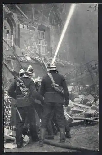 AK Stuttgart, Brand des Alten Schlosses 1931, Feuerwehr im Einsatz