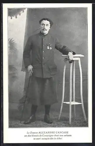 AK La Famille du Rameau d`Olivier, Le Zouave Alexandre Cancade un des blessés de Compiègne