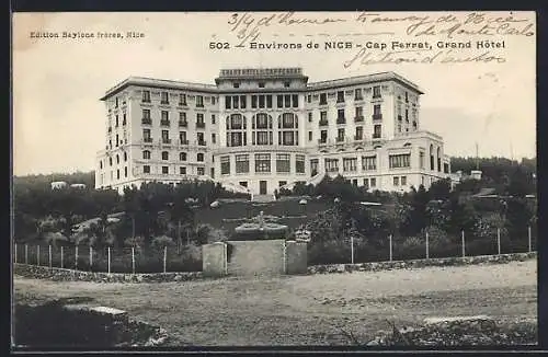 AK Cap Ferrat, Grand Hôtel avec jardin et allée centrale