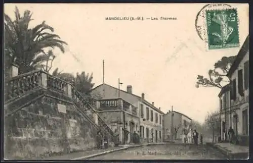 AK Mandelieu, Les Thermes avec escalier et passants