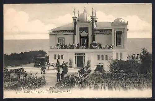 AK Cap Martin, Le Pavillon avec vue sur la mer et calèche devant l`entrée
