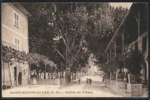 AK Saint-Martin-du-Var, Entrée du Village