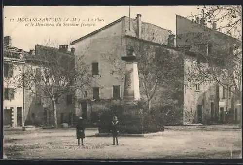 AK Mouans-Sartoux, La Place et le Monument du Souvenir Francais