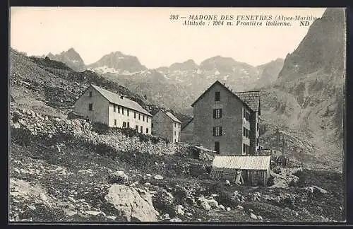 AK Madone des Fenetres, Vue des bâtiments alpins à la frontière italienne, 1904 m