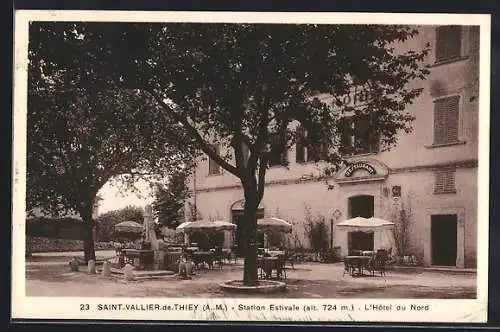 AK Saint-Vallier-de-Thiey, L`Hôtel du Nord avec terrasse ombragée et parasols