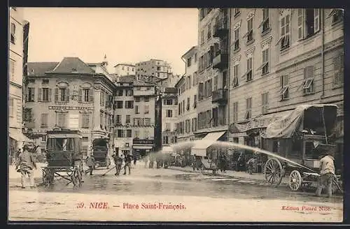 AK Nice, Place Saint-Francois avec activité quotidienne et arrosage de la rue