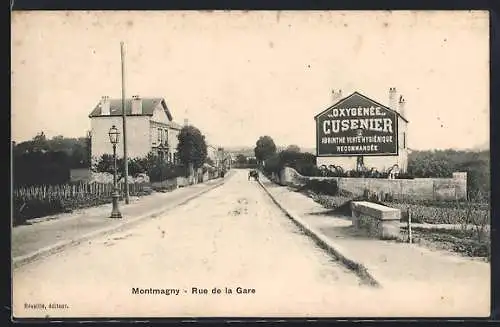 AK Montmagny, Rue de la Gare avec publicité Cusenier
