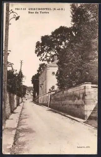AK Chaumontel, Rue du Tertre bordée d`arbres et de bâtiments élégants