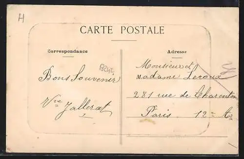 AK Magny-en-Vexin, La Poste et les passants devant le bâtiment historique