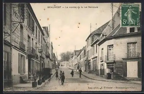 AK Beaumont, La montée de la rue Nationale
