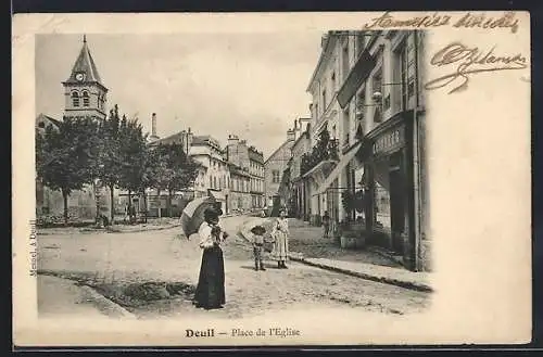 AK Deuil, Place de l`Église avec dame au parapluie et enfants