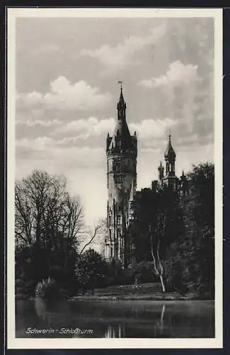 AK Schwerin / Meckl., Schlossturm mit Umgebung