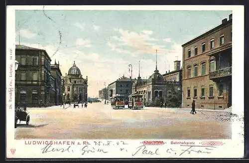AK Ludwigshafen / Rhein, Bahnhofsplatz mit Strassenbahnen