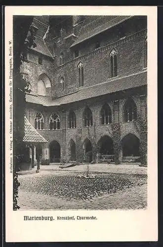 AK Marienburg / Malbork, Kreuzhof mit Turmecke