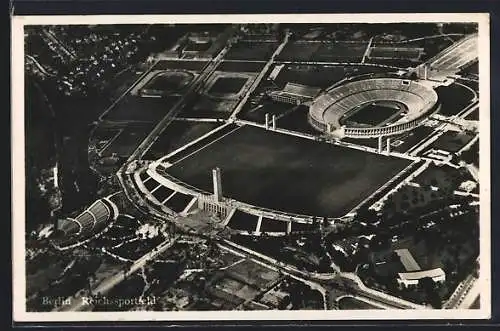 AK Berlin, Luftaufnahme des Reichssportfeld mit Olympiastadion