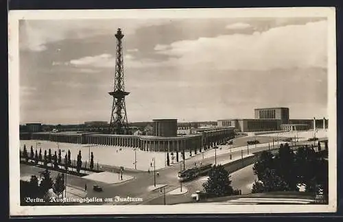 AK Berlin-Charlottenburg, Blick auf die Ausstellungshallem am Funkturm