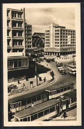 AK Berlin, Alexanderplatz, Strassenbahn mit Blick auf Bahnhof