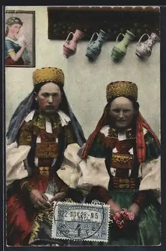 AK Toroczkó, Toroczkóer Mädchen in Trachtenkleidung