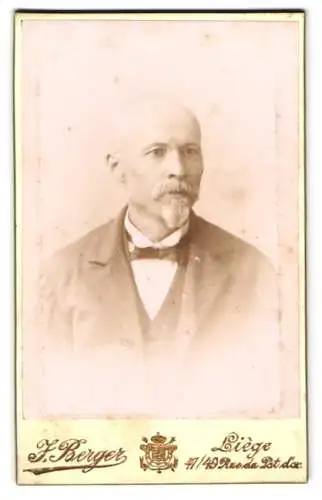 Fotografie F. Berger, Liège, Rue de la Pot d`Or 47/49, Porträt eines älteren Herrn