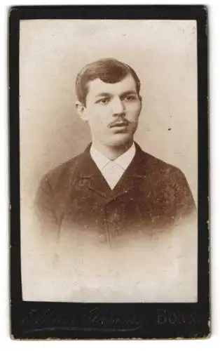 Fotografie Cornel Classens, Bonn, Wenzelgasse 45, Portrait eines jungen Mannes