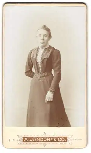 Fotografie A. Jandorf & Co., Berlin, Leipziger Strasse 64, Porträt einer Dame