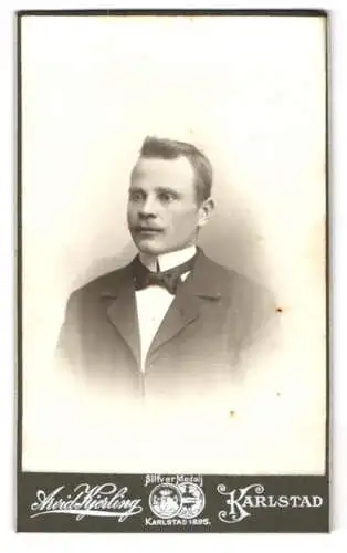 Fotografie Arvid Kierling, Karlstad, Hamngatan 4, Porträt eines jungen Mannes