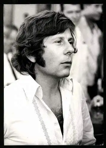 Fotografie Portrait Roman Polanski, polnischer Filmregisseur mit offenem Hemd