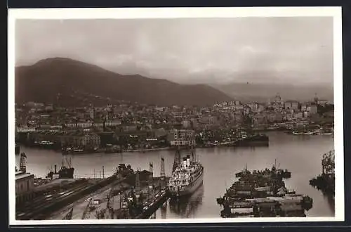AK Genova, Panorama da S. Benigno, Hafen mit Schiff