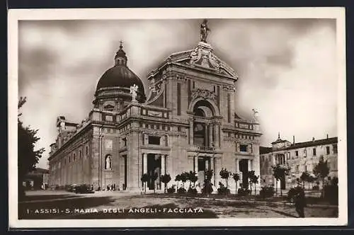 AK Assisi, S. Maria degli Angeli, Facciata