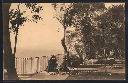 AK Sorrento, La Terrazza dell` Hotel Comunella con Vesuvio