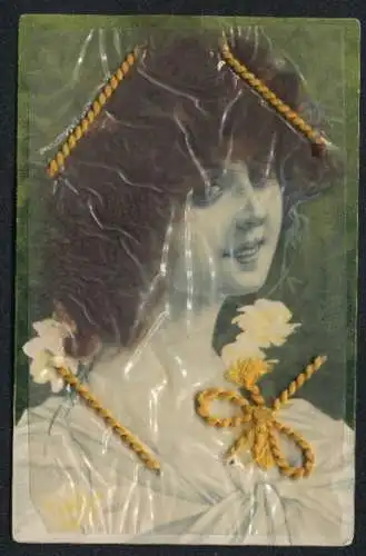 Echt-Haar-AK Junge Frau im Kleid