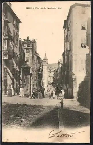 AK Nice, Une rue de l`ancienne ville