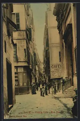 AK Nice, Vieille Ville, Rue Droite animée avec passants et enseignes