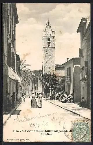 AK La Colle-sur-Loup, L`église et la rue principale animée