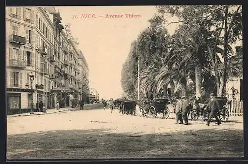 AK Nice, Avenue Thiers avec calèches et palmiers