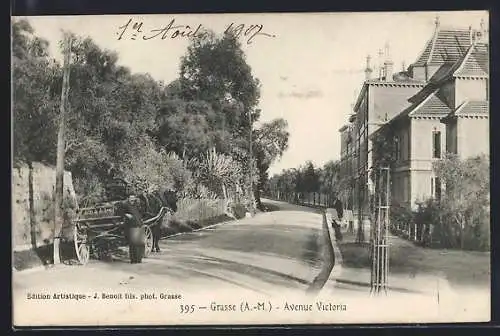 AK Grasse, Avenue Victoria avec cheval et charrette