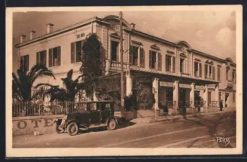 AK Cagnes-sur-Mer, Vue du Golf Hôtel avec voiture devant l`entrée