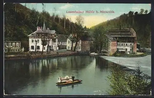 AK Lauenhain /Mittweida, Gasthaus Lauenhainer Mühle mit Flusspartie