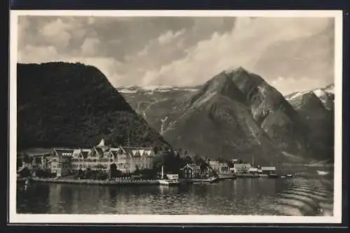 AK Balholm, Kviknes Hotel am Hafen