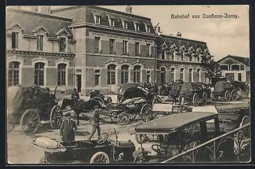AK Conflans-Jarny, Bahnhof, Automobile und Fuhrwerke