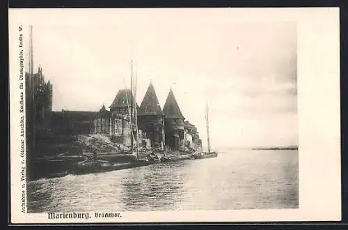 AK Marienburg / Malbork, Blick zum Brückthor