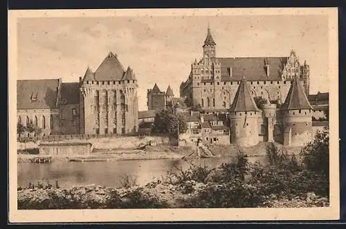 AK Marienburg /Westpreussen, Haupthaus des Deutschen Ritterordens, Hoch- und Mittelschloss von der Westseite