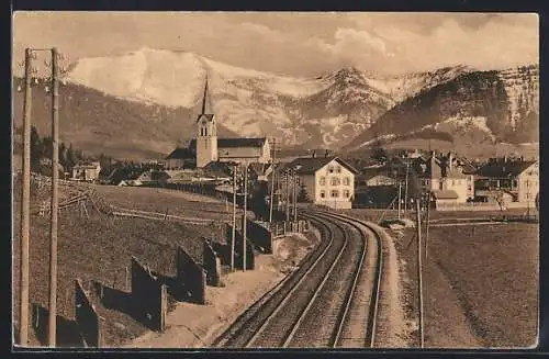 AK Oberstaufen /Bayr. Allgäu, Ortspartie mit Bahngleis