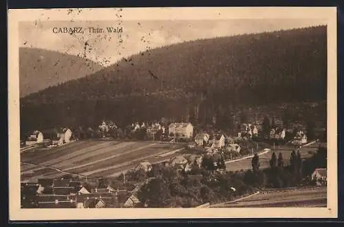 AK Cabarz /Thür. Wald, Ortsansicht mit Waldlandschaft