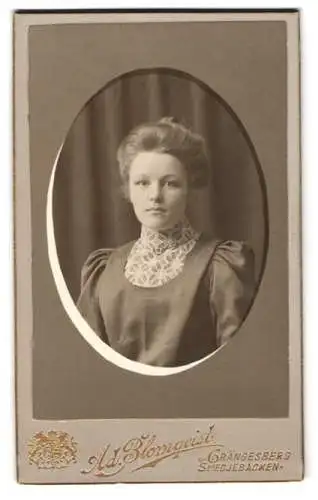 Fotografie Ad. Blomqvist, Grängesberg, Porträt einer jungen Dame