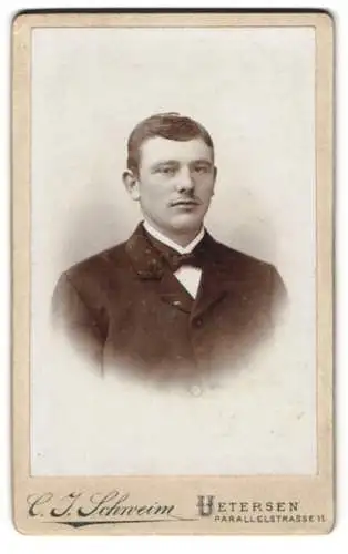 Fotografie C. J. Schweim, Uetersen, Parallelstrasse 11, Porträt eines eleganten Herren