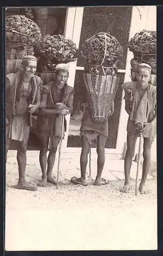 Foto-AK Inder tragen Kohle