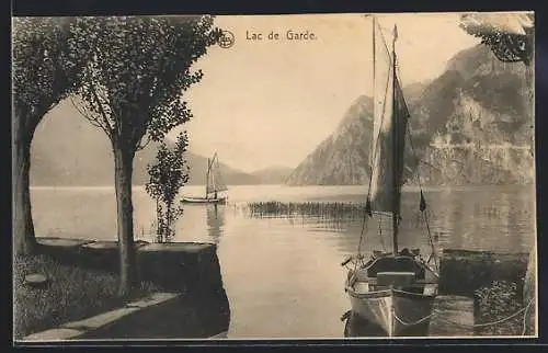 AK Riva /Lago di Garda, Panorama mit Segelbooten